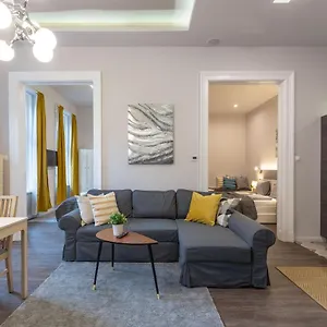 Luxury Central Next To The Fashion Str. Appartamento